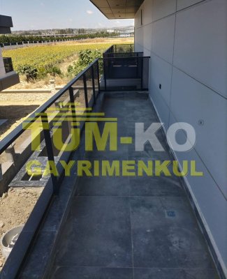 Silivri Selimpaşa'da Satılık Müstakil Havuzlu Sıfır Villa