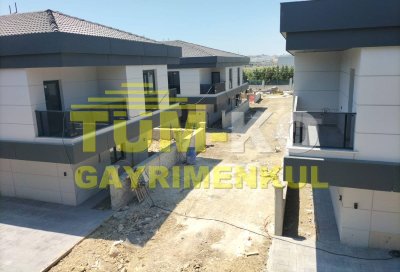 Silivri Selimpaşa'da Satılık Müstakil Havuzlu Sıfır Villa