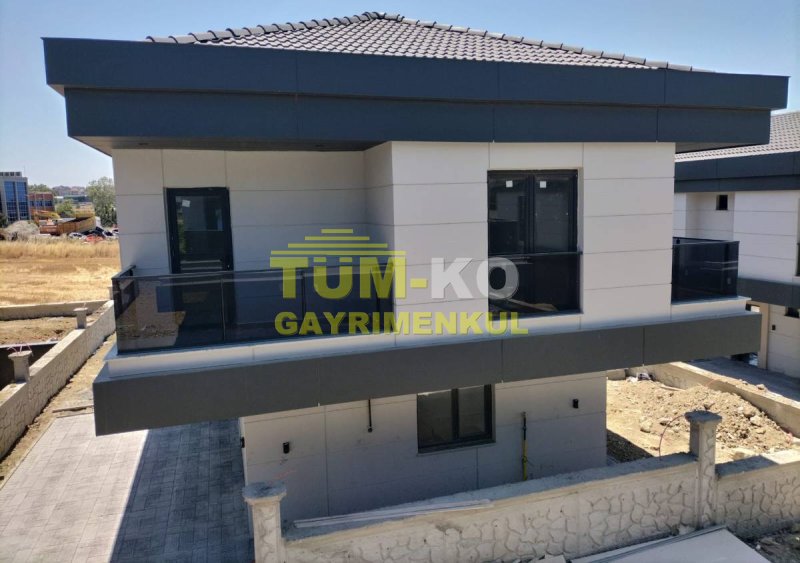 Silivri Selimpaşa'da Satılık Müstakil Havuzlu Sıfır Villa