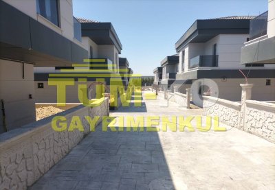 Silivri Selimpaşa'da Satılık Müstakil Havuzlu Sıfır Villa