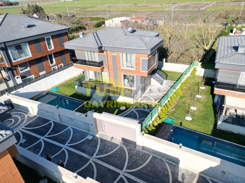 Kavaklı'da Site İçi Müstakil Havuzlu Villa