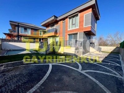 Kavaklı'da Site İçi Müstakil Havuzlu Villa