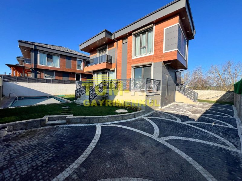 Kavaklı'da Site İçi Müstakil Havuzlu Villa