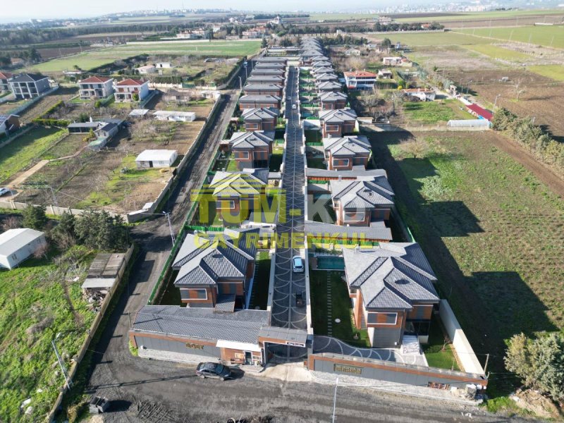 Kavaklı'da Site İçi Müstakil Havuzlu Villa