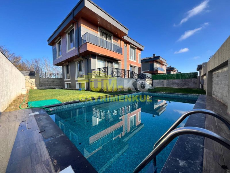Kavaklı'da Site İçi Müstakil Havuzlu Villa