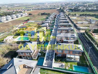 Kavaklı'da Site İçi Müstakil Havuzlu Villa