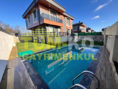Kavaklı'da Site İçi Müstakil Havuzlu Villa