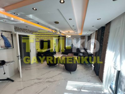 Silivri Kavaklı'da Satılık Havuzlu Lüks Villa