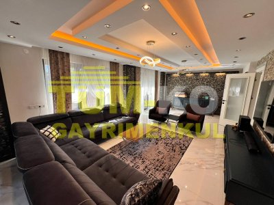 Silivri Kavaklı'da Satılık Havuzlu Lüks Villa