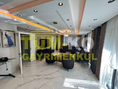 Silivri Kavaklı'da Satılık Havuzlu Lüks Villa