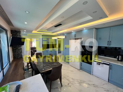 Silivri Kavaklı'da Satılık Havuzlu Lüks Villa
