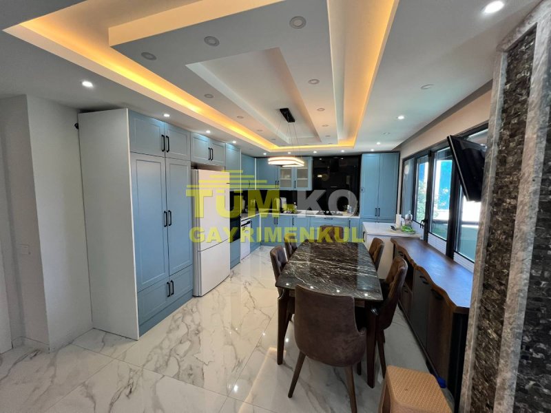 Silivri Kavaklı'da Satılık Havuzlu Lüks Villa