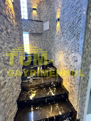 Silivri Kavaklı'da Satılık Havuzlu Lüks Villa