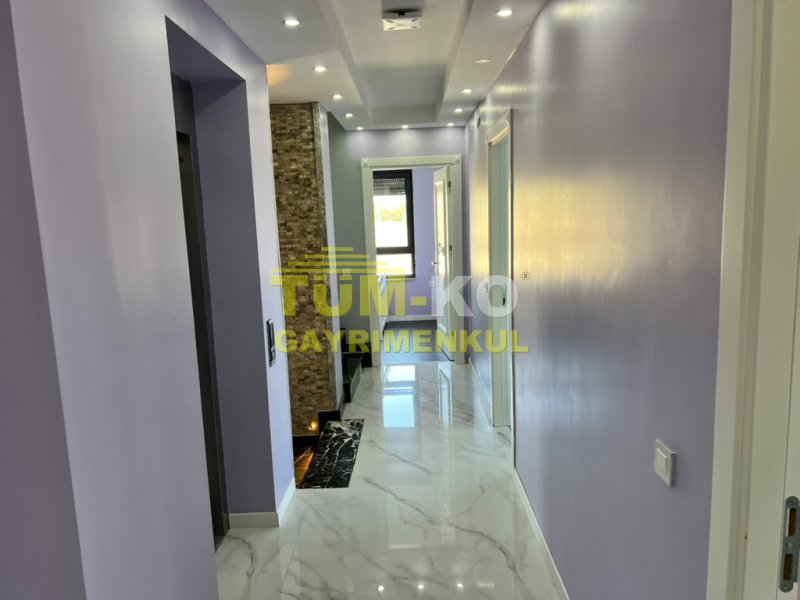 Silivri Kavaklı'da Satılık Havuzlu Lüks Villa