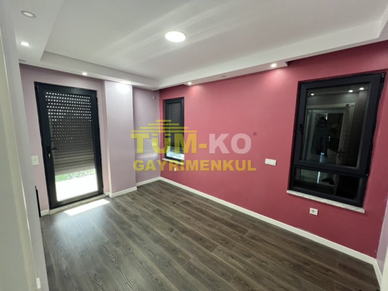 Silivri Kavaklı'da Satılık Havuzlu Lüks Villa