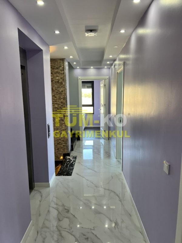 Silivri Kavaklı'da Satılık Havuzlu Lüks Villa