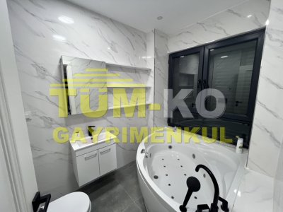 Silivri Kavaklı'da Satılık Havuzlu Lüks Villa