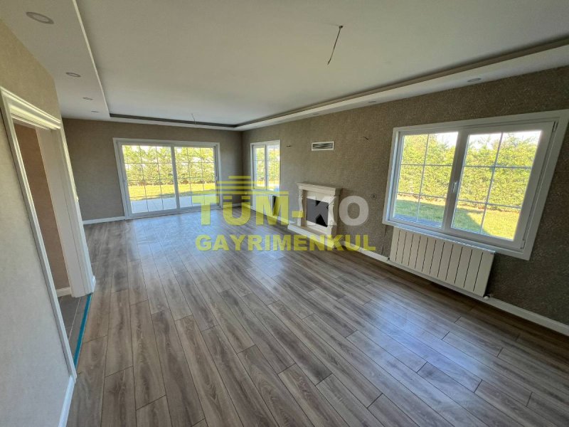 Silivri'da Kavaklı Modern Tasarım Ahşap Villa