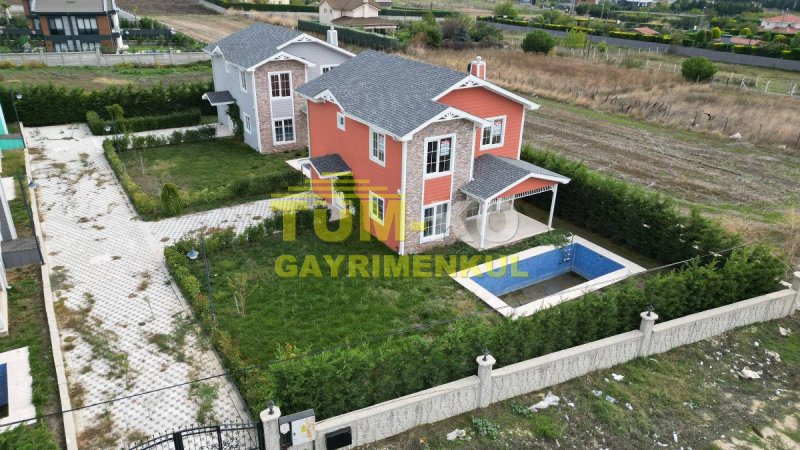 Silivri'da Kavaklı Modern Tasarım Ahşap Villa