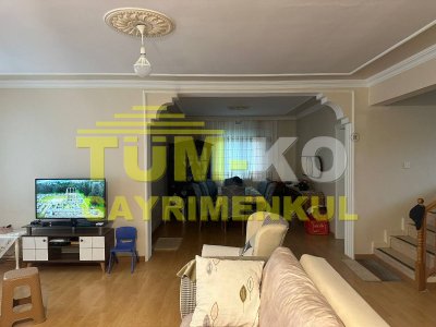 Silivri Kavaklı merkezde 1000m2 arsa içerisinde müstakil villa