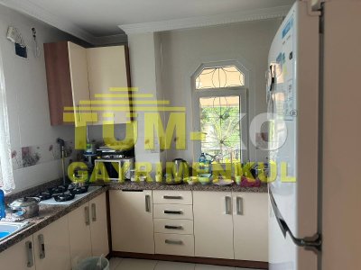 Silivri Kavaklı merkezde 1000m2 arsa içerisinde müstakil villa