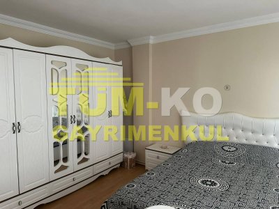 Silivri Kavaklı merkezde 1000m2 arsa içerisinde müstakil villa