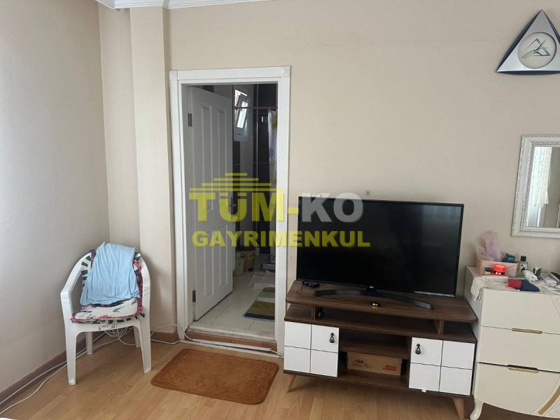 Silivri Kavaklı merkezde 1000m2 arsa içerisinde müstakil villa