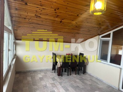 Silivri Kavaklı merkezde 1000m2 arsa içerisinde müstakil villa