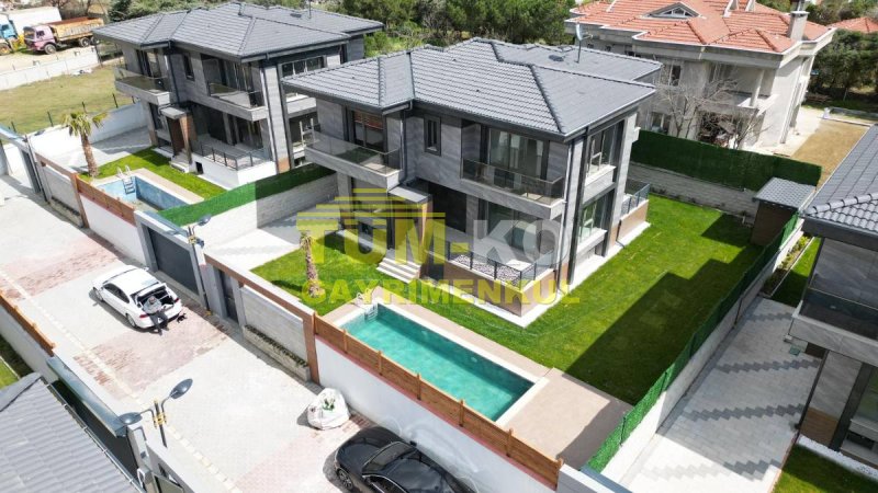 Silivri Kavaklı'da Kiralık Havuzlu villa