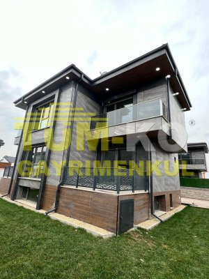 Silivri Kavaklı'da Kiralık Havuzlu villa