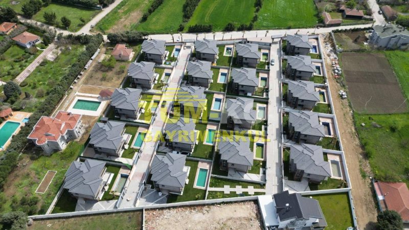 Silivri Kavaklı'da Kiralık Havuzlu villa