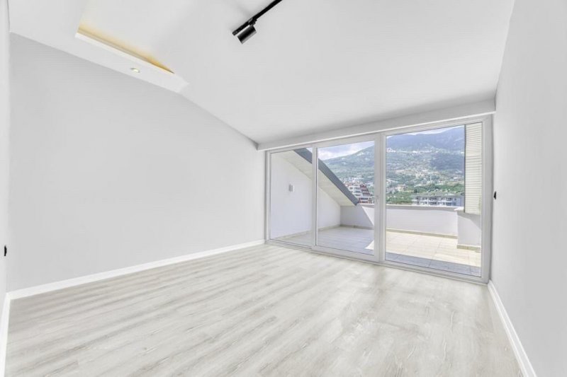 Türkiye Vatandaşlığı için uygun taşınmaz. 6+2/310m2