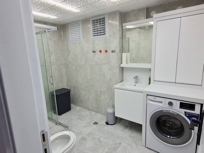 Nilgun Sitesi. Satılık daire. 2+1/105m2