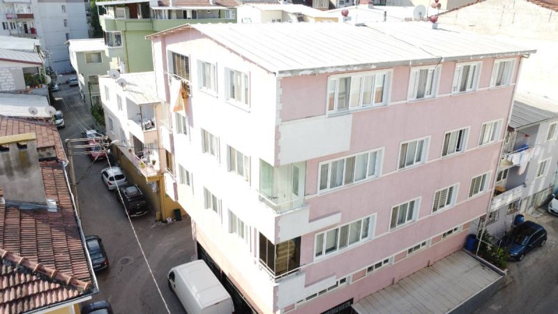 7D GAYRİMENKULDEN SATILIK 3 CEPHELİ KÖŞE BAŞI 5 KATLI BİNA 