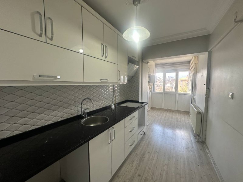 TAHSİN YAZICI MAH 135 M2 ÇİFT CEPHE DOĞALGAZLI KİRALIK DAİRE