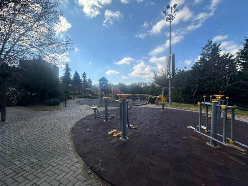 TAHSİN YAZICI MAH 135 M2 ÇİFT CEPHE DOĞALGAZLI KİRALIK DAİRE