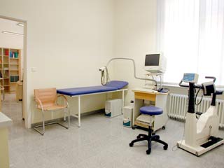 Behandlungszimmer Dr. Juraj Galan Hausarzt Mainz