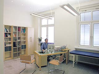 Sprechzimmer Dr. Juraj Galan Hausarzt Mainz