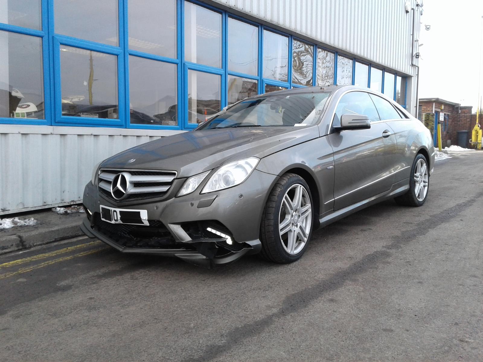 View Auto part Engine Cover Mercedes E Class 2010