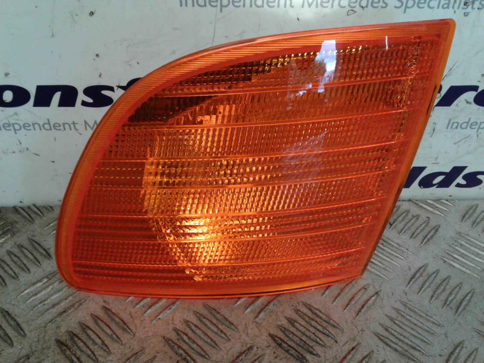 View Auto part L Indicator Light Mercedes Vito 1900
