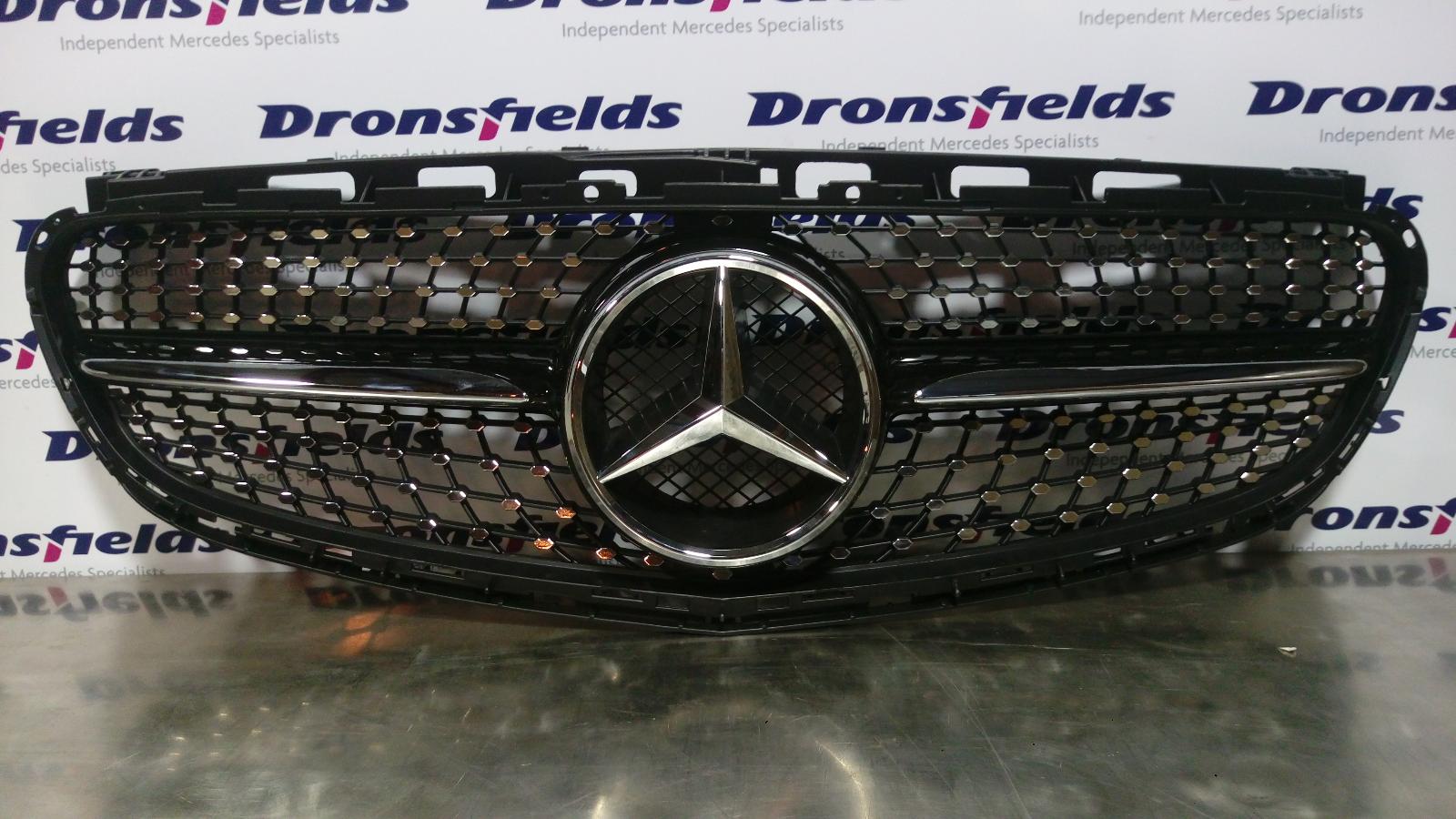 View Auto part Grille Unknown Unknown 2014