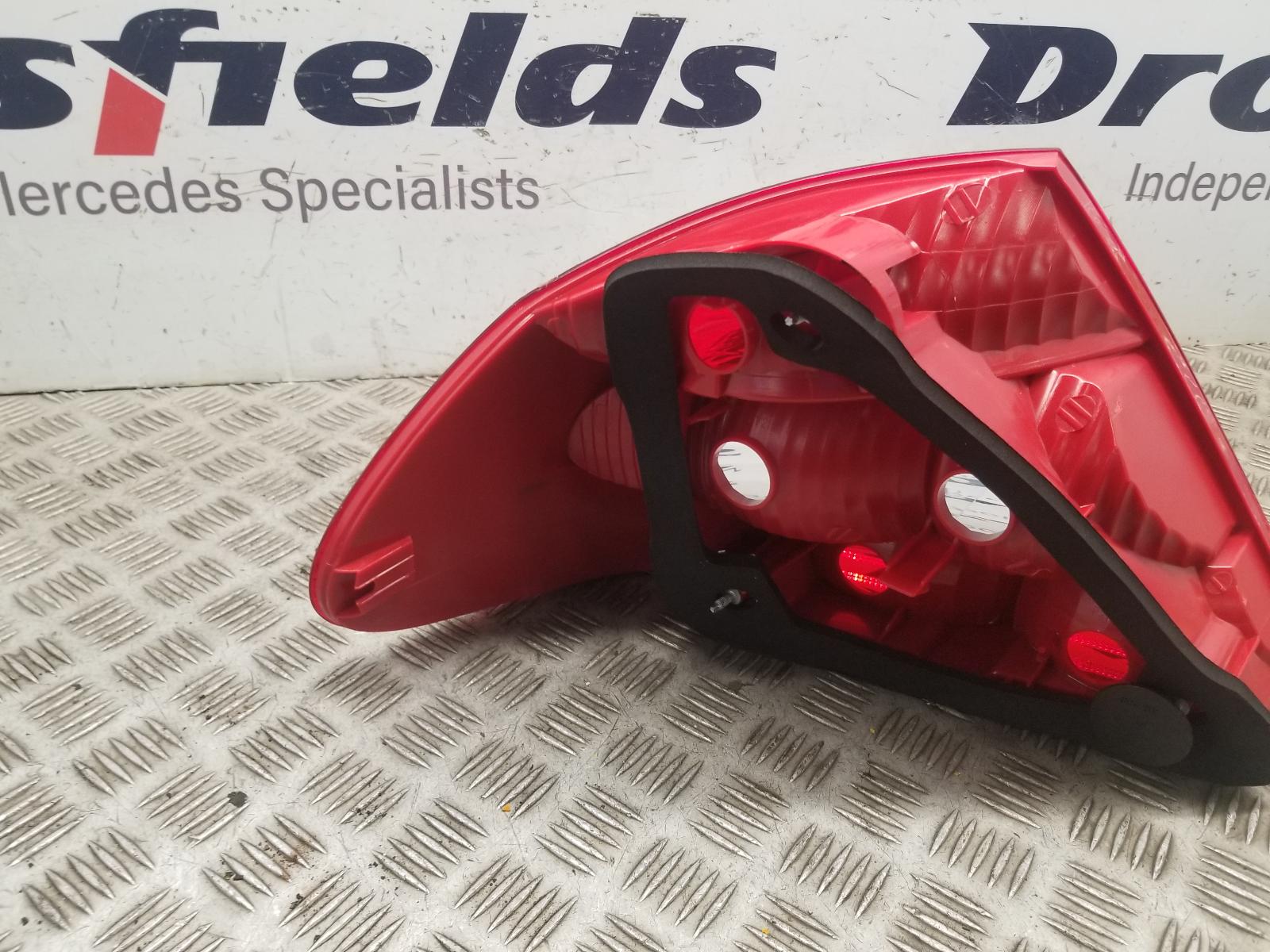 2010 Mercedes Clk R Taillight View Auto part R Taillight Mercedes Clk 2010