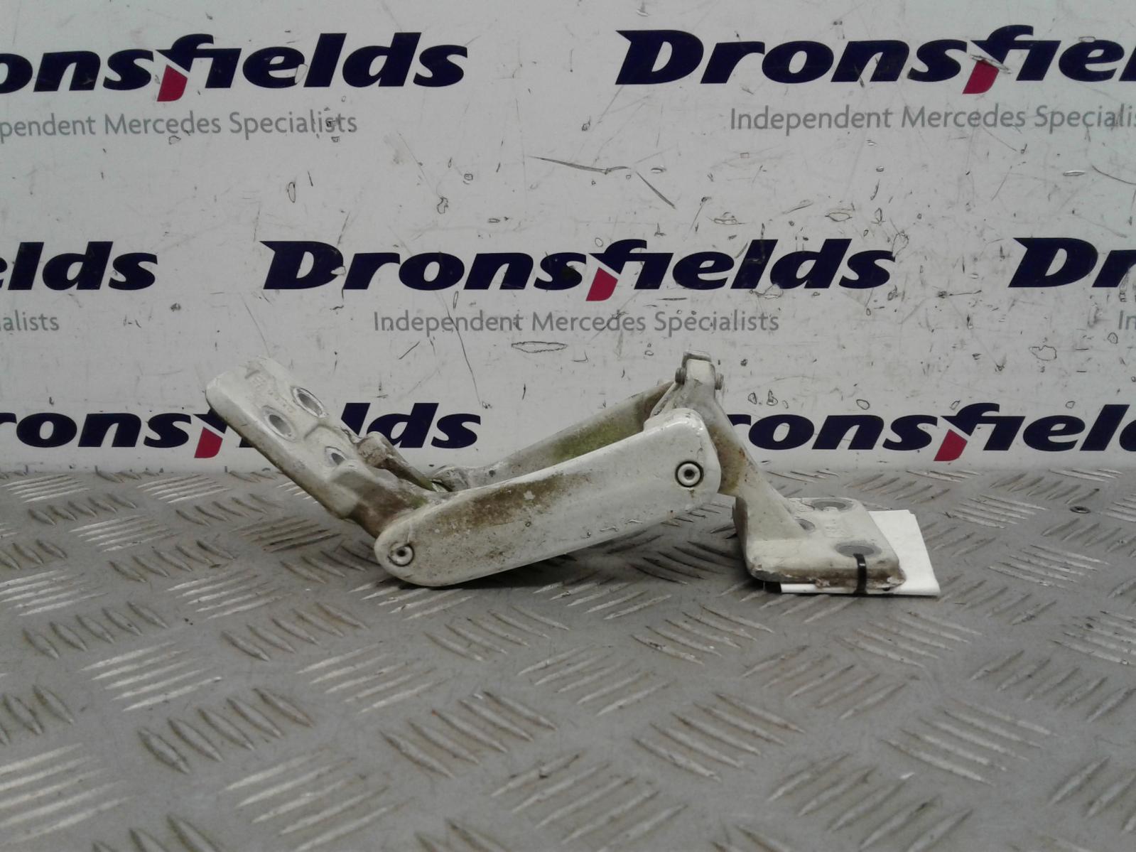 View Auto part Bootlid/Tailgate Hinge Mercedes Sprinter 2010