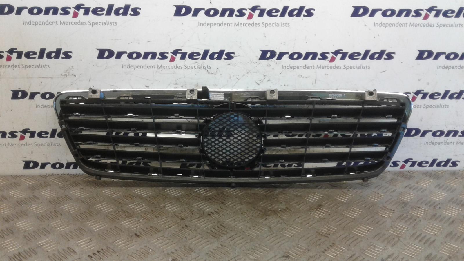 View Auto part Grille Mercedes C Class 2003