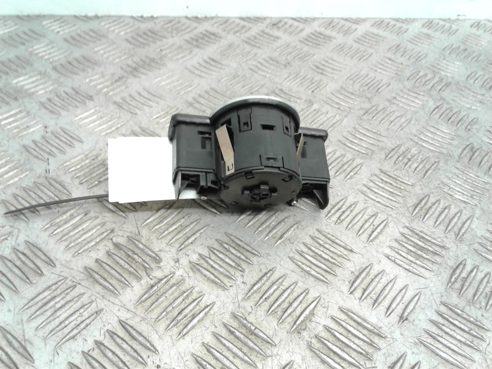 Headlight Switch A Class Mercedes 2015