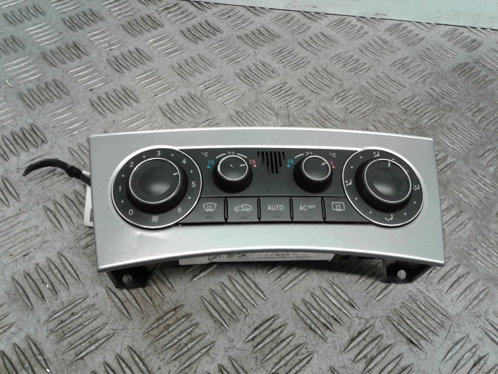 View Auto part Heater/AC Controller Mercedes C Class 2005