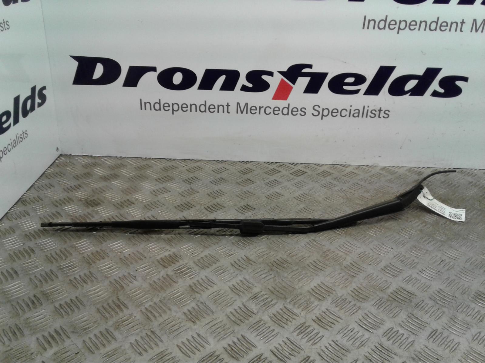 View Auto part Wiper Arm Mercedes Vario 2010
