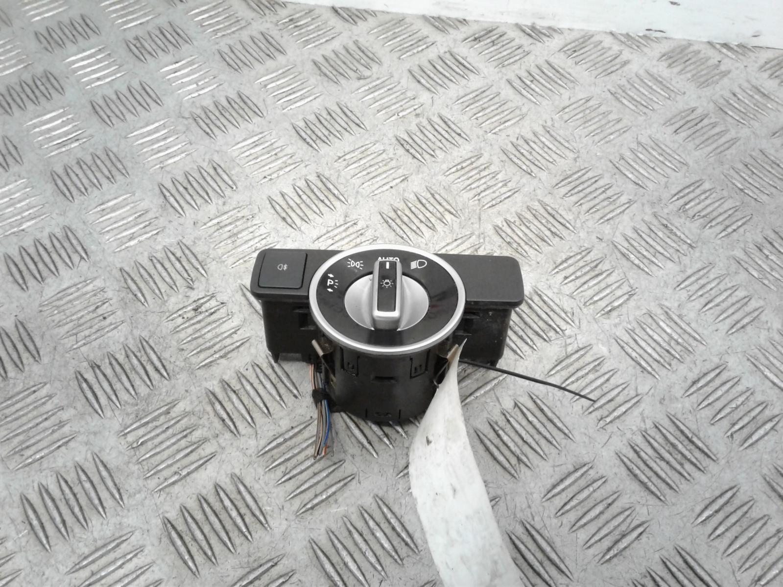 View Auto part Headlight Switch Mercedes C Class 2011