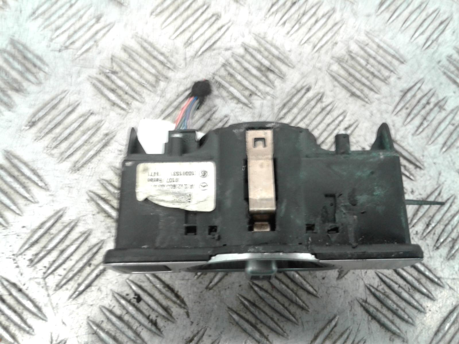 View Auto part Headlight Switch Mercedes C Class 2011