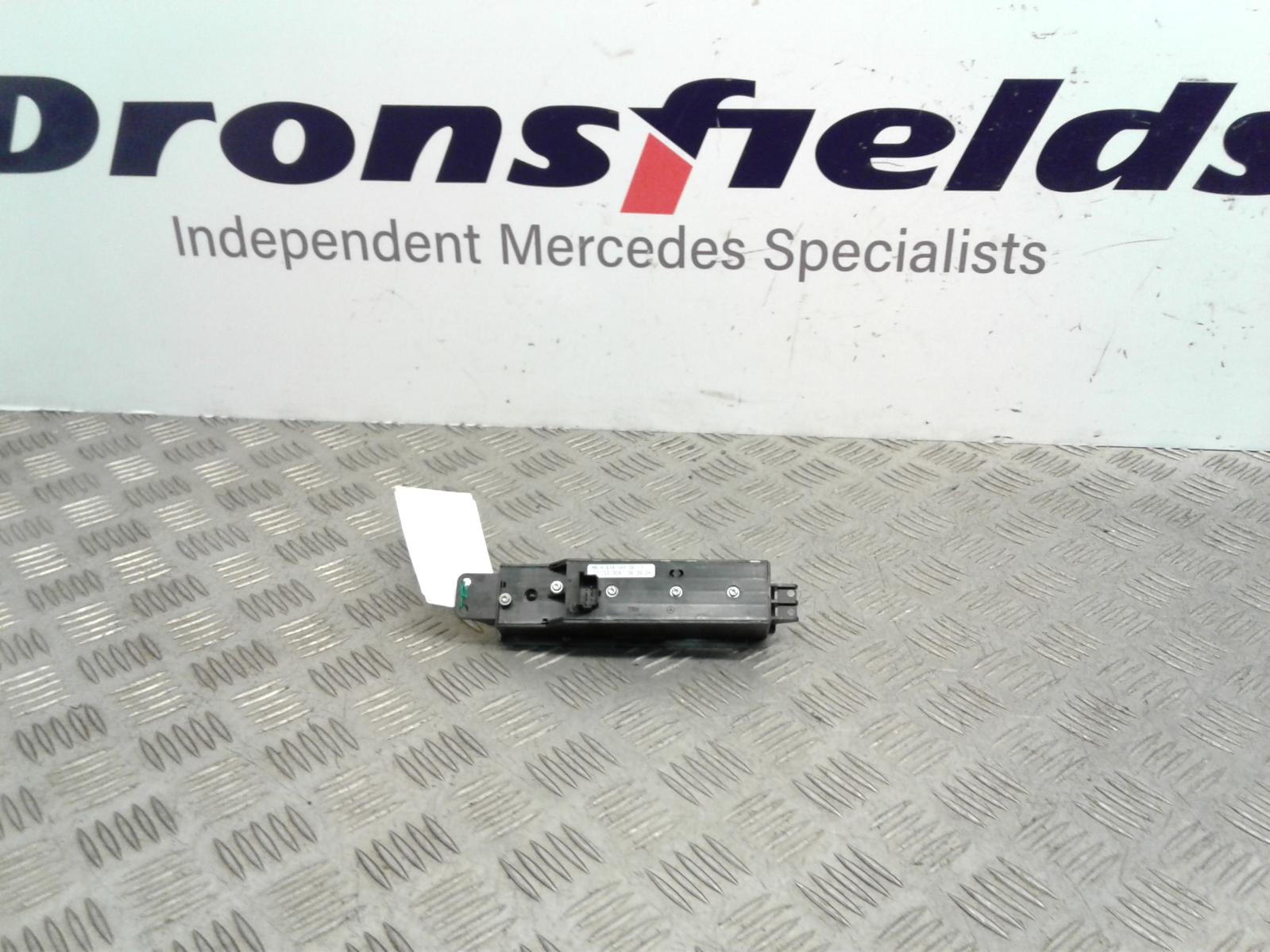 View Auto part Elect. Window Switch Mercedes Vito 2005